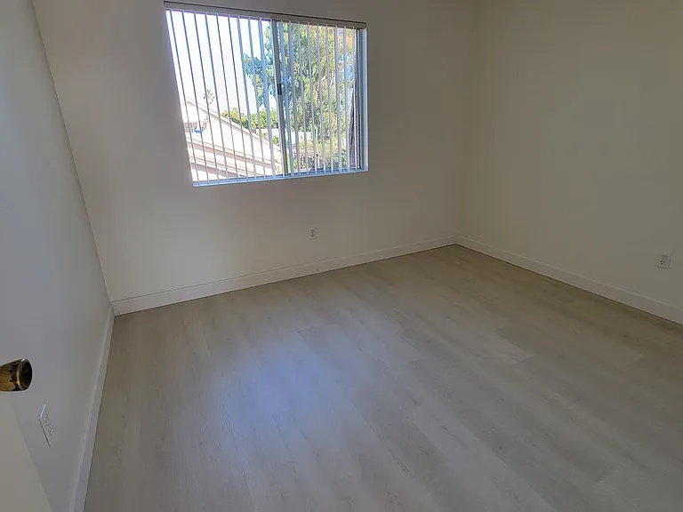 4475 Anne Sladon St — Photo 18