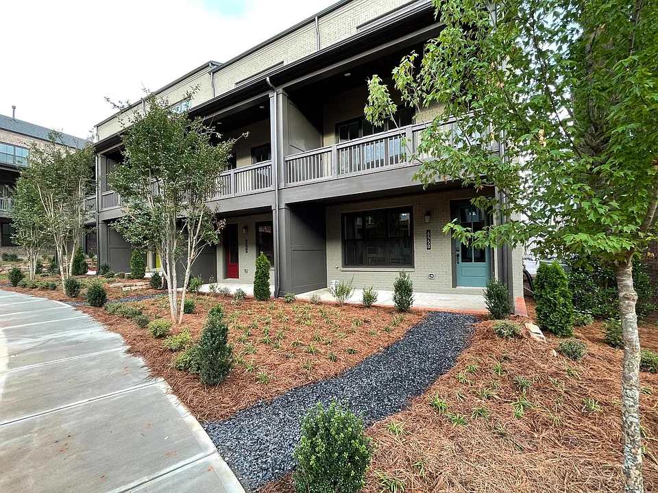 6550 Cortland Walk