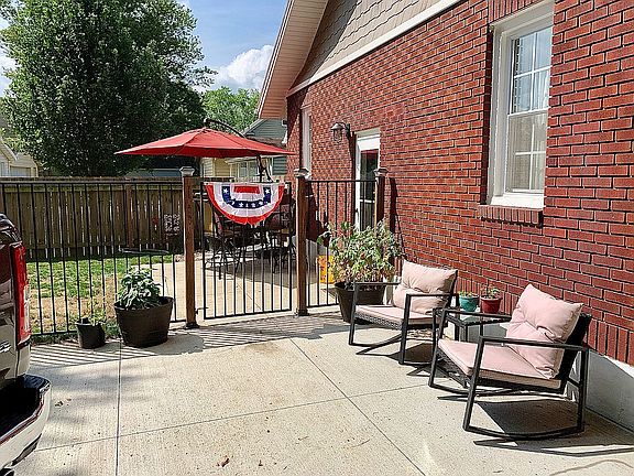 4th image of 215 Canton Rd