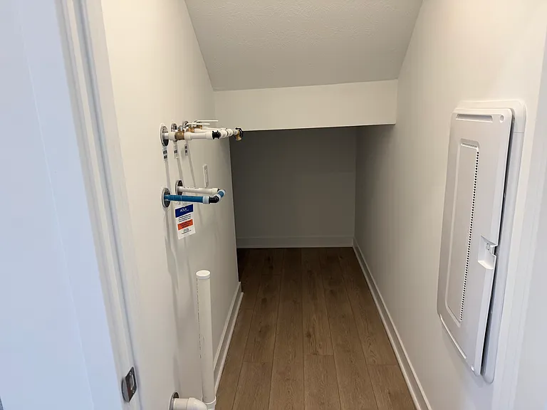 411 Eisenhower St — Photo 15