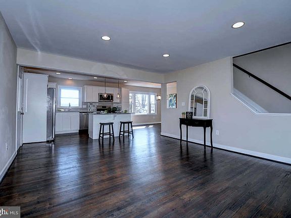 4th image of 605 Beretta Way