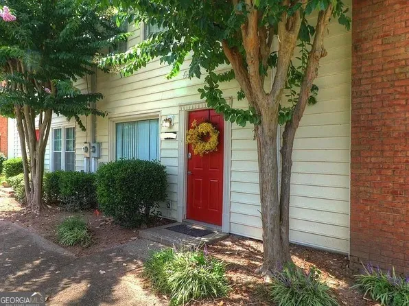 213 High Creek Dr, Roswell, GA 30076