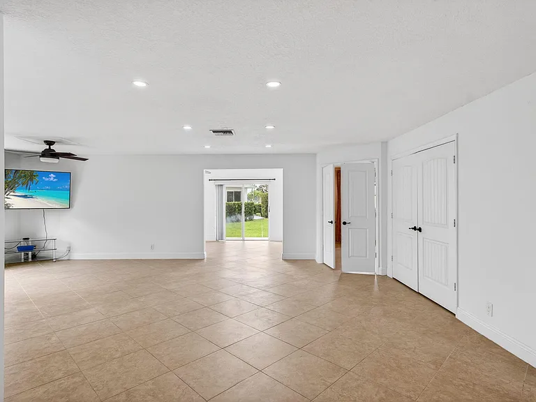 6038 Lasalle Rd — Photo 12