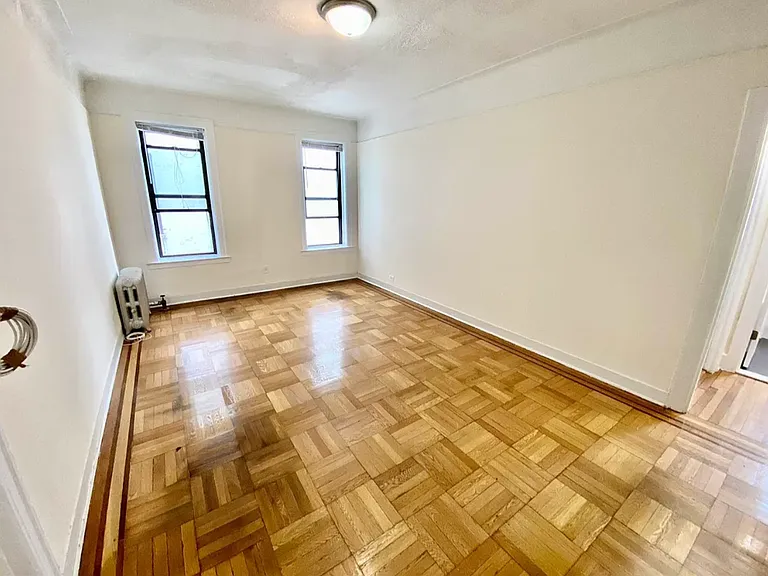 7002 Ridge Blvd #3 — Photo 3
