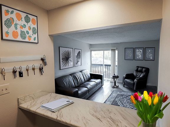 5th image of 1100 Thompson Pl #C5