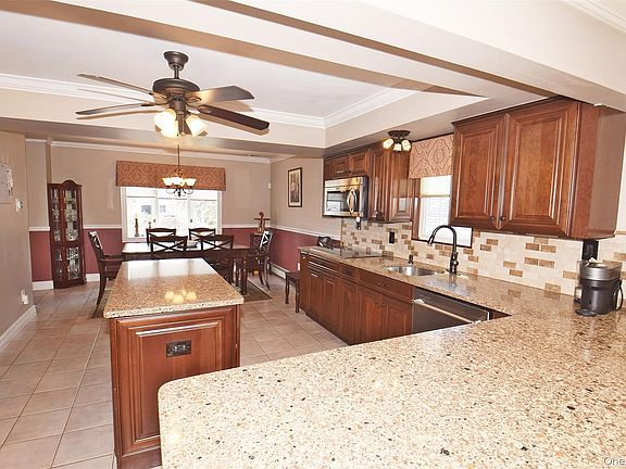 5th image of 32 Lagoon Place