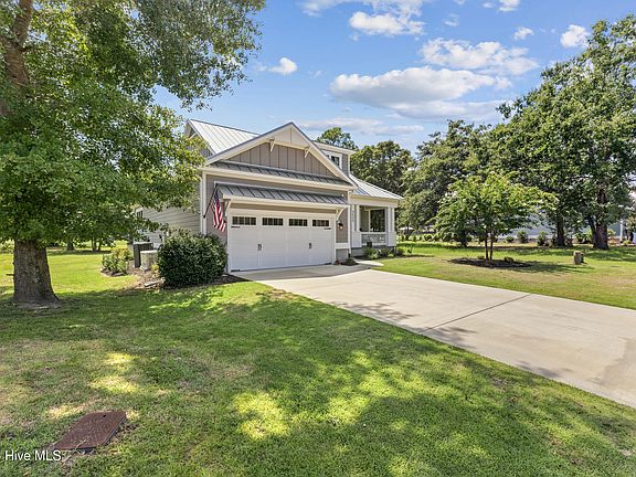 3rd image of 3626 Rivergate Way NE