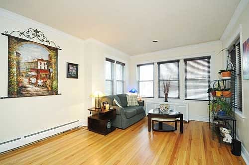 2nd image of 4110 W Argyle St