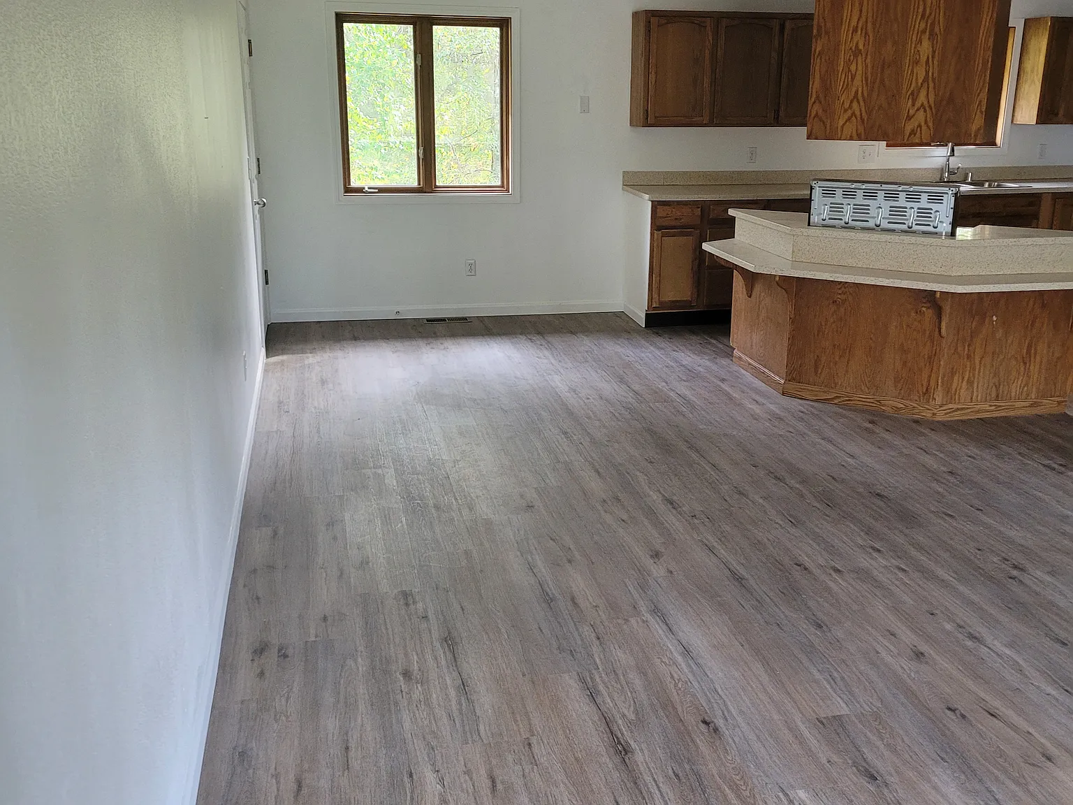 3 bed, 1456 sqft, $2,015 — Photo 3