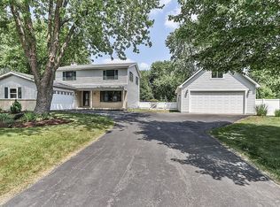 10S171 Alma Ln, Naperville, IL 60564