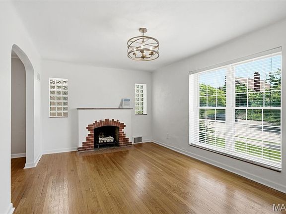 4th image of 5711 Mardel Ave