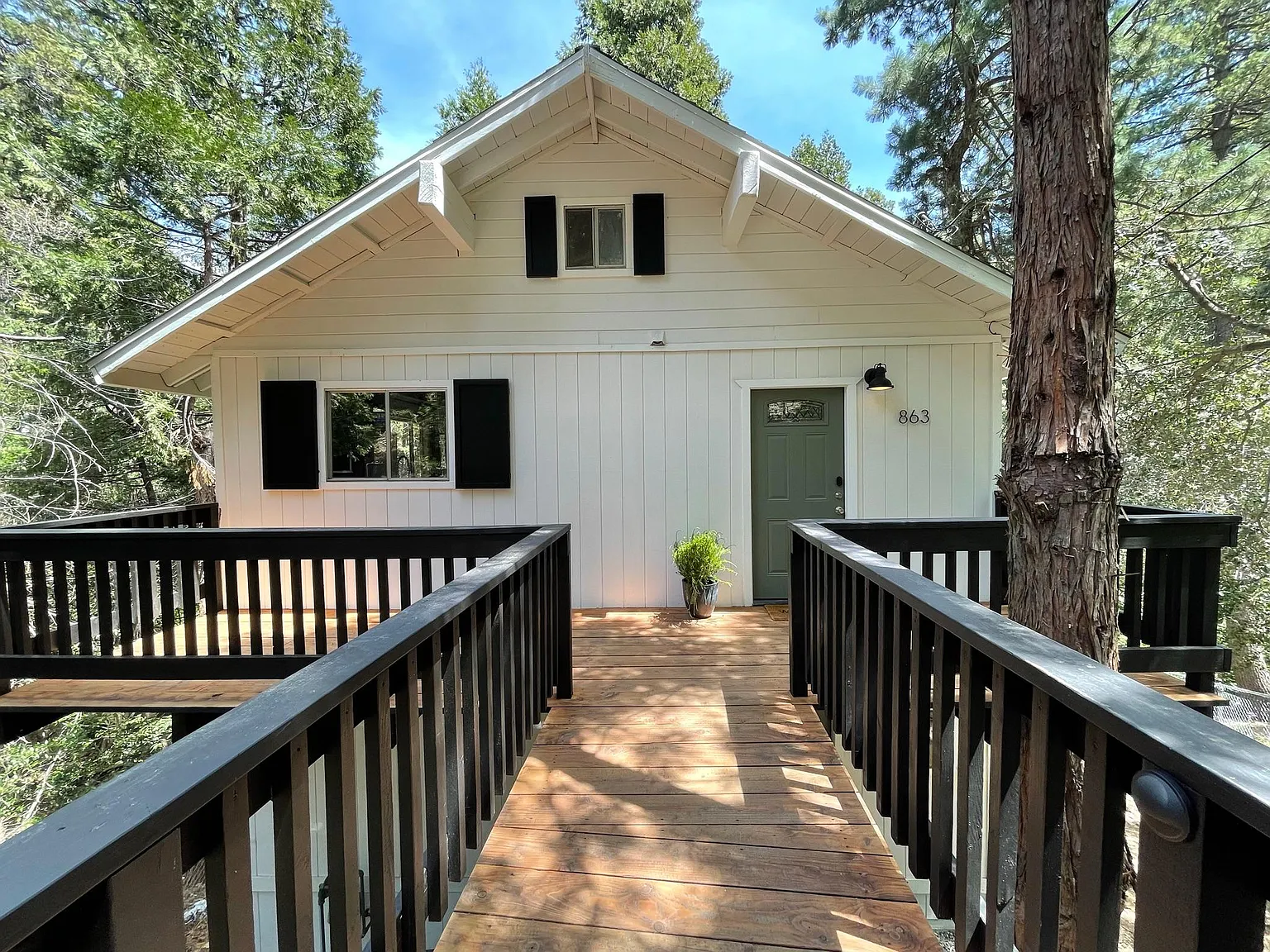 3 bed, 1152 sqft, $2,495 — Photo 2