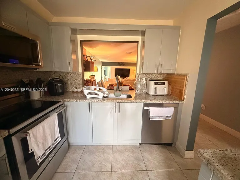 9536 NW 65th St #8B — Photo 9