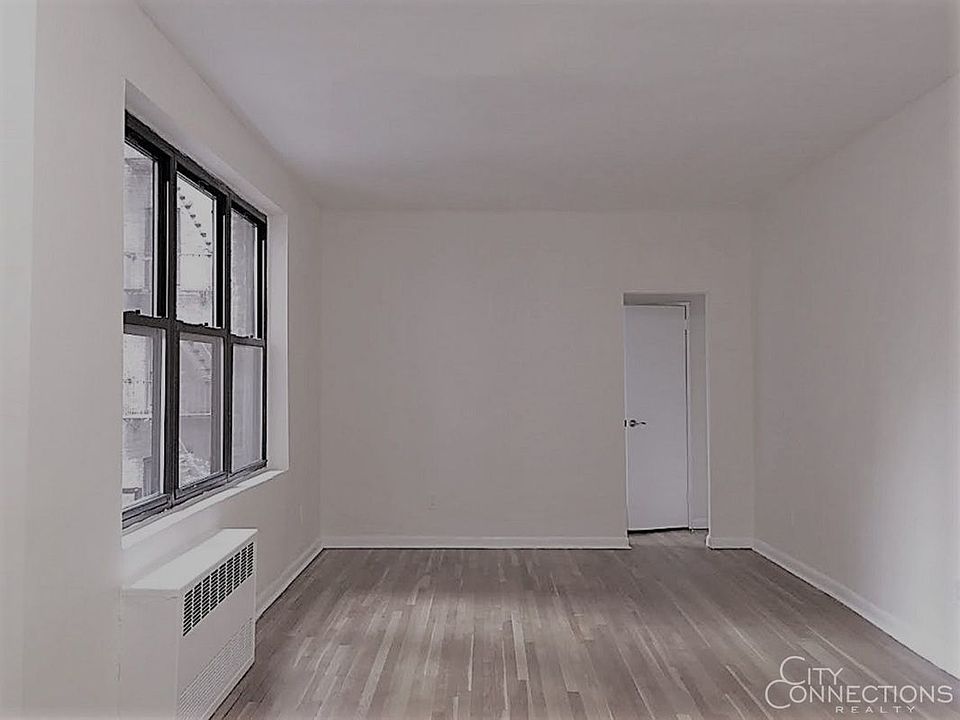 2nd image of 15 Sheridan Sq APT 2D