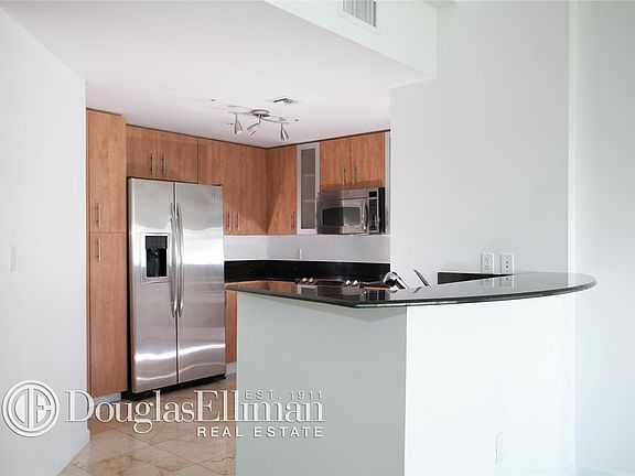 5th image of 7900 Harbor Island Dr APT 1123