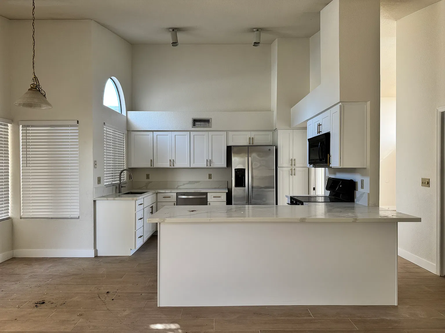 4 bed, 2066 sqft, $2,800 — Photo 4