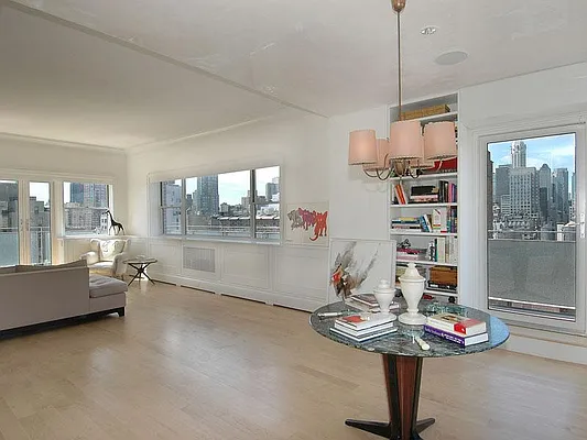 Rented by Sotheby's International Realty | media 38