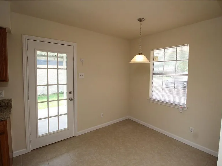 902 Lindo Dr — Photo 17