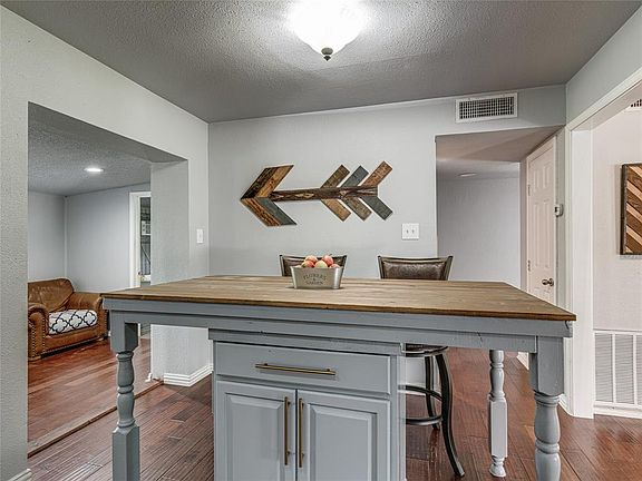 4th image of 103 Willowwood Ln