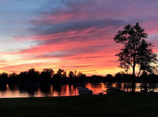 572 Rolling Meadows Dr, Hudson, MI 49247