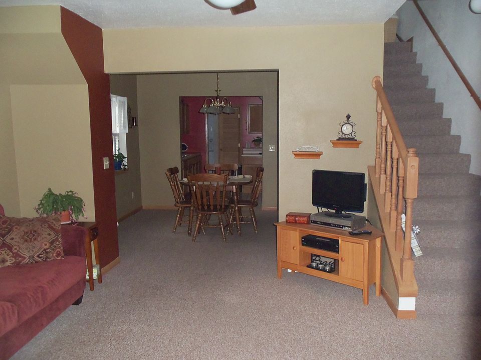 2nd image of 17 Sibley St