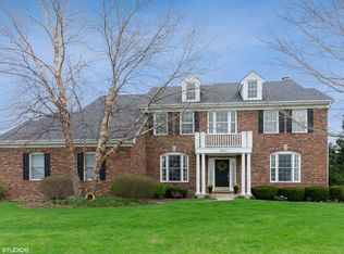 8470 Watson Cir, Crystal Lake, IL 60014