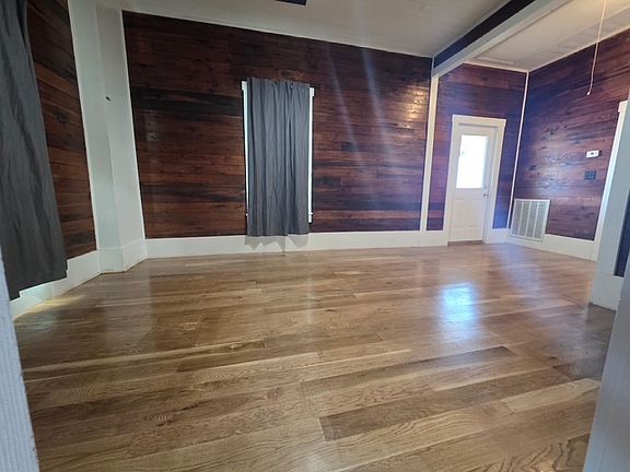 2nd image of 410 N Church St