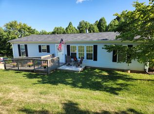 110 Mountain Meadow Dr, Vinton, VA 24179