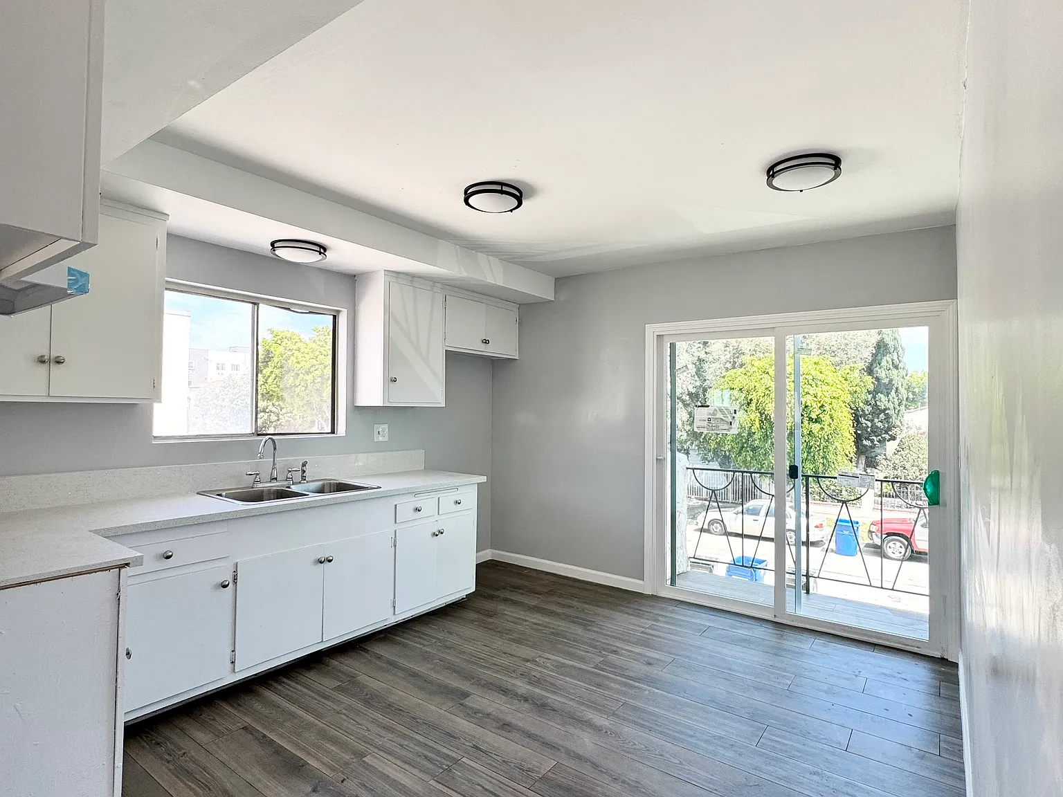 2 bed, 1.5 bath, 800 sqft, $2,249 — Photo 4
