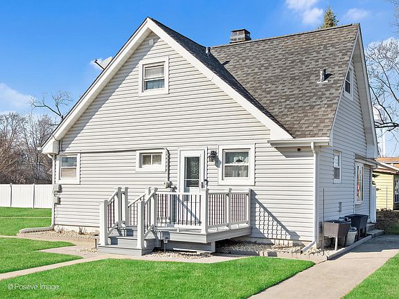 3rd image of 1606 Glen Ellyn Rd