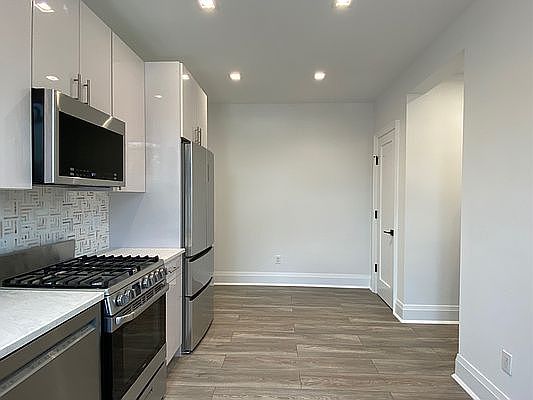 4th image of 2181 38th St APT 1