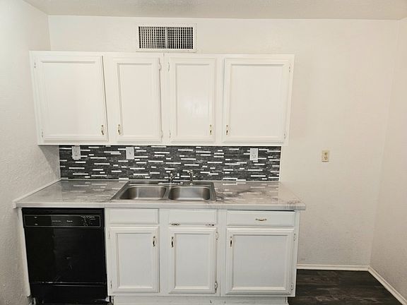 5th image of 6909 Newcastle Pl