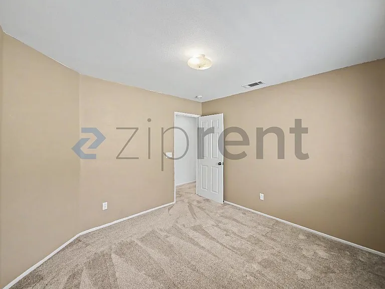 294 Kieswetter St — Photo 40
