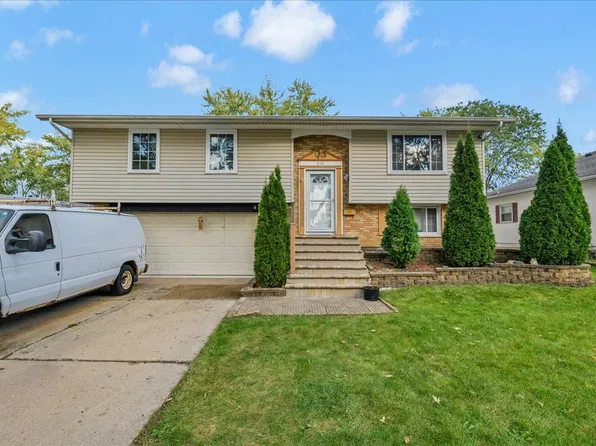 916 Stowell Ave, Streamwood, IL 60107