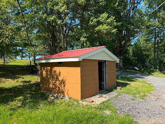 4th image of 50 McCune Dr