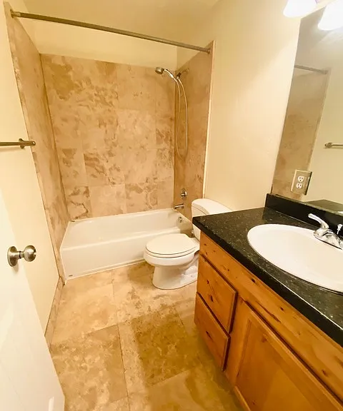 271 E Ailee Ln — Photo 4