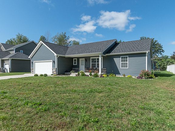 2nd image of 7410 Jamaica Ln