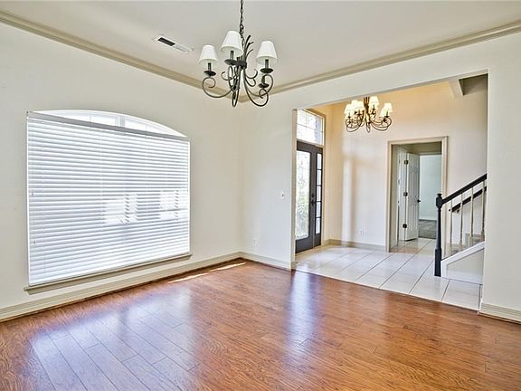 5th image of 6105 W Southgate Cir