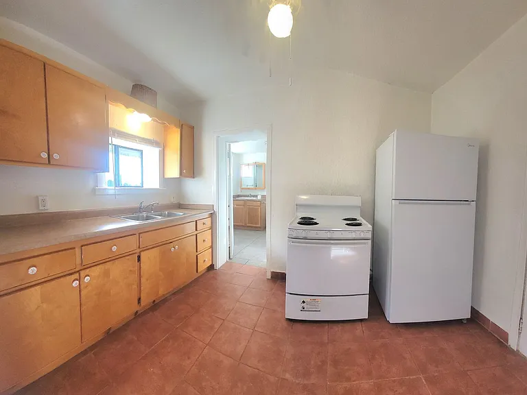 393 E San Miguel St — Photo 8