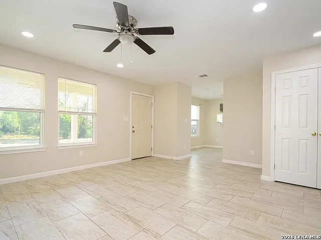 3 bed, 2.0 bath, 1027 sqft, $1,575 — Photo 4