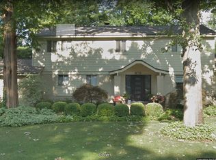 3309 Hartslock Woods Dr, West Bloomfield, MI 48322
