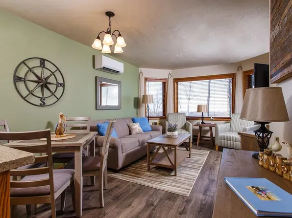4908 N Landmark Cir Unit 225-A2, Egg Harbor, WI 54209
