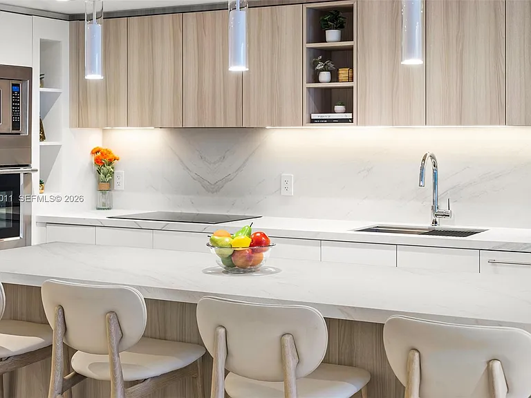 2301 Collins Ave #630 — Photo 23