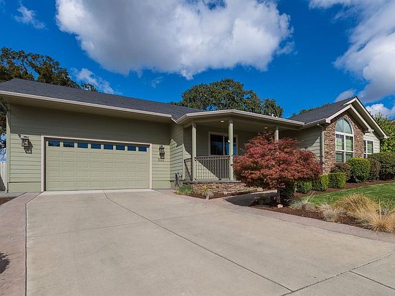 4th image of 100 Greenmoor Dr