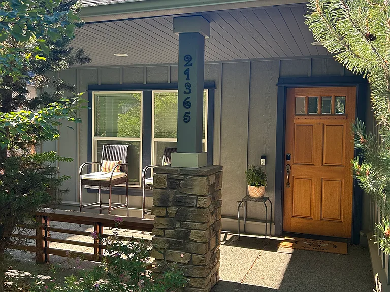 21365 Oakview Dr — Photo 3