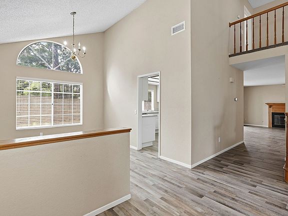 5th image of 3353 Silvertip Rd