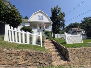 424 Revere St, Clifton Forge, VA 24422