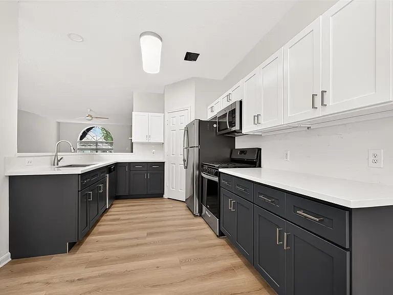 4719 Cashel Cir #B — Photo 11