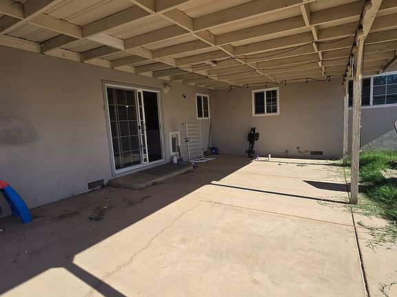 3rd image of 1474 Ashland Dr
