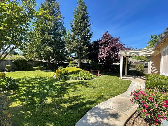 3rd image of 9436 Emerald Cove Ln